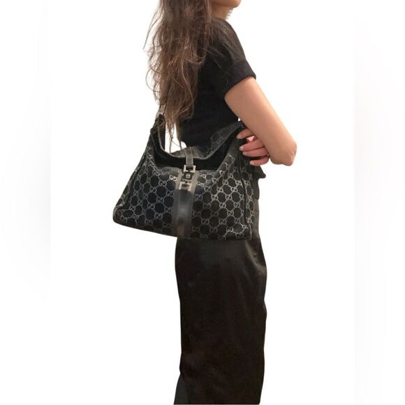Elegant black suede gg Jackie bag with piston lock - Picture 15 of 16